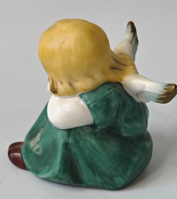 Vintage Goebel Weihnacht Angel Figurine, Green Dress - photo 2