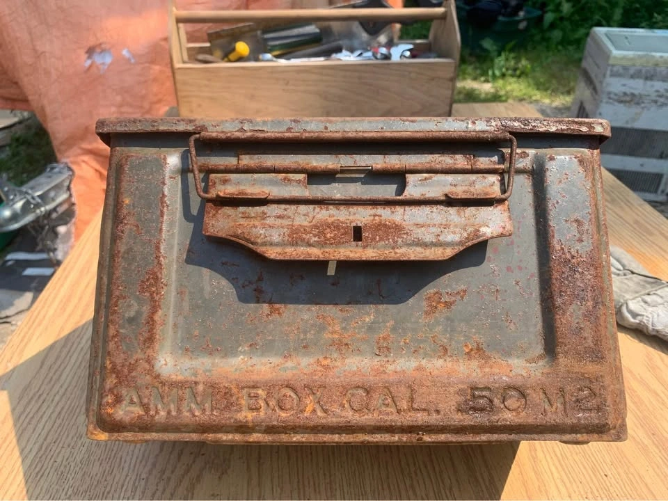 Antique ww2 50 cal ammo box from US army - photo 4