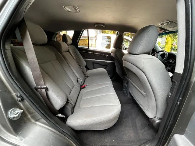 2012 Hyundai Santa Fe –Tesla-inspired Touchscreen image indicator(9)