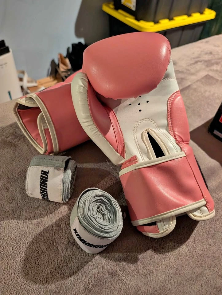 Pink Benza Sports Boxing Gloves (10 oz) & Kimura Hand Wraps Set