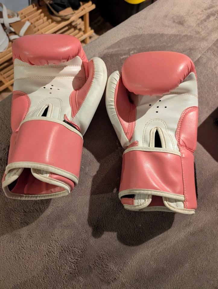 Pink Benza Sports Boxing Gloves (10 oz) & Kimura Hand Wraps Set - photo 2