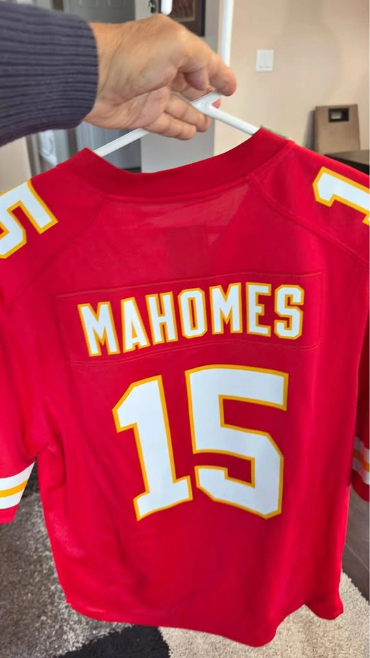 Nike Kansas City Chiefs Patrick Mahomes #15 Jersey M