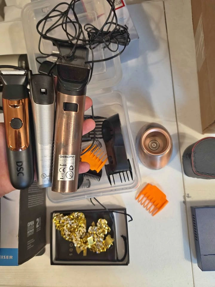 Clippers, shavers, trimmers