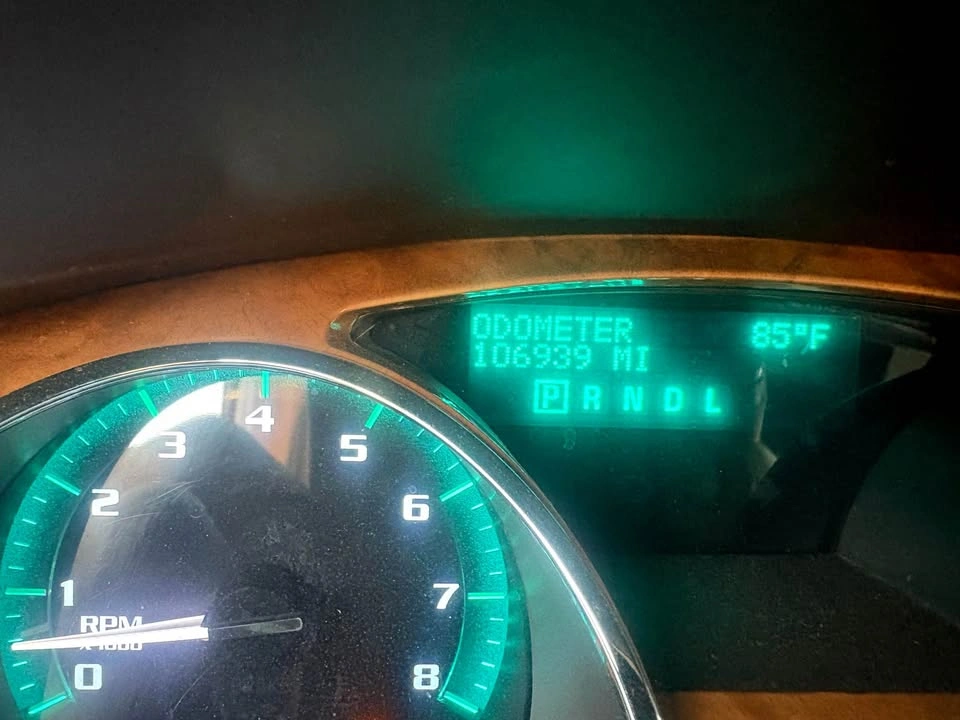 2010 Buick Enclave · Leather Sport Utility 4D - photo 2