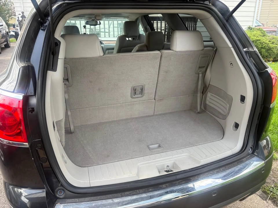 2010 Buick Enclave · Leather Sport Utility 4D - photo 4