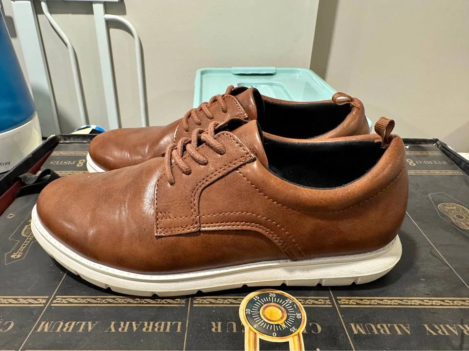 Boys dress shoes - size 4