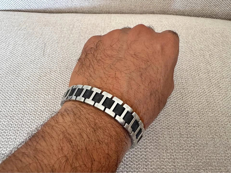 Premium 316L Stainless Steel Bracelet – Black Carbon Fiber