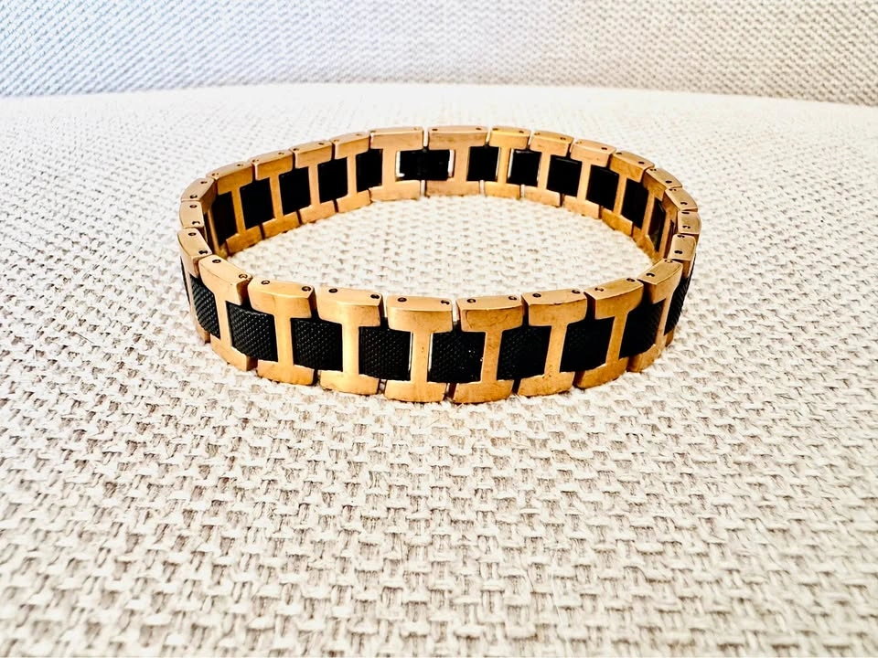 Premium Rose Gold & Black Bracelet – 18K Gold Plated