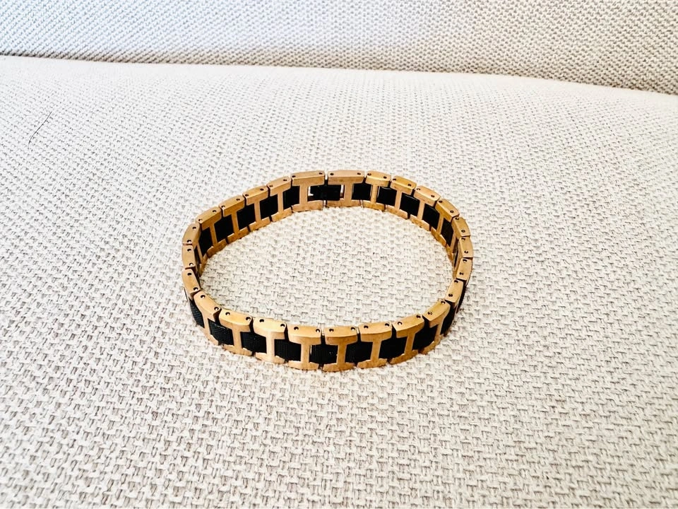 Premium Rose Gold & Black Bracelet – 18K Gold Plated - photo 4