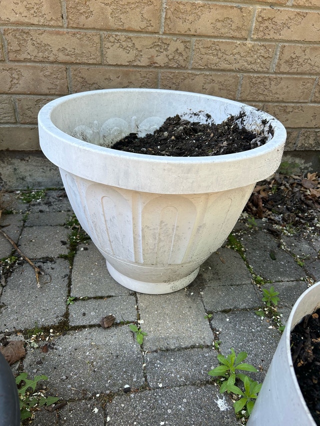Large White planter pot - photo 2