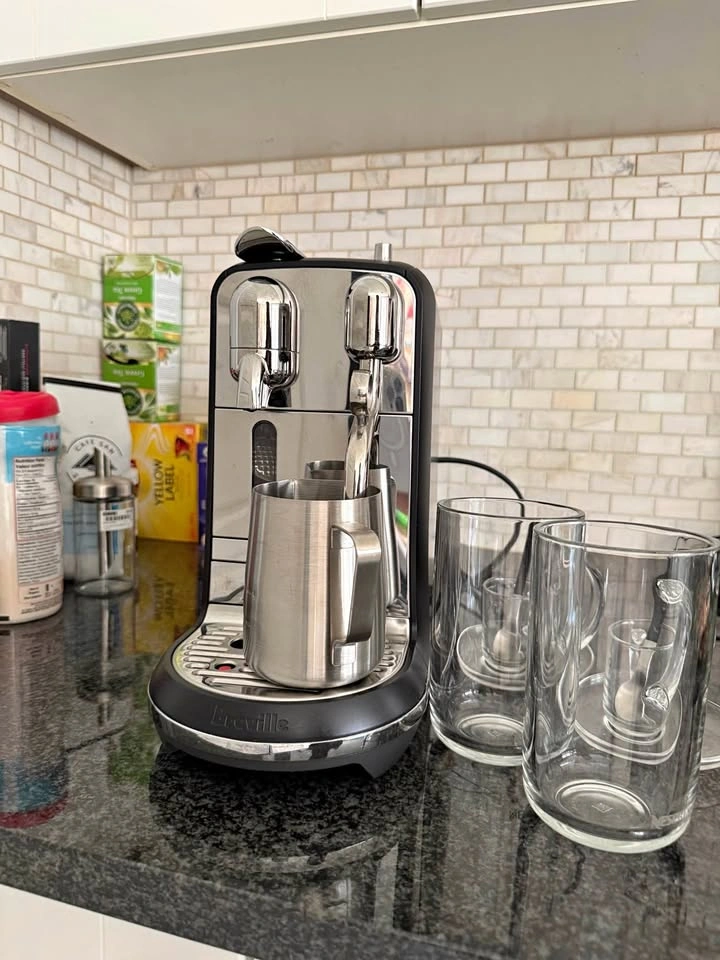 Breville Nespresso Vertuo Coffee Machine with Milk Frother