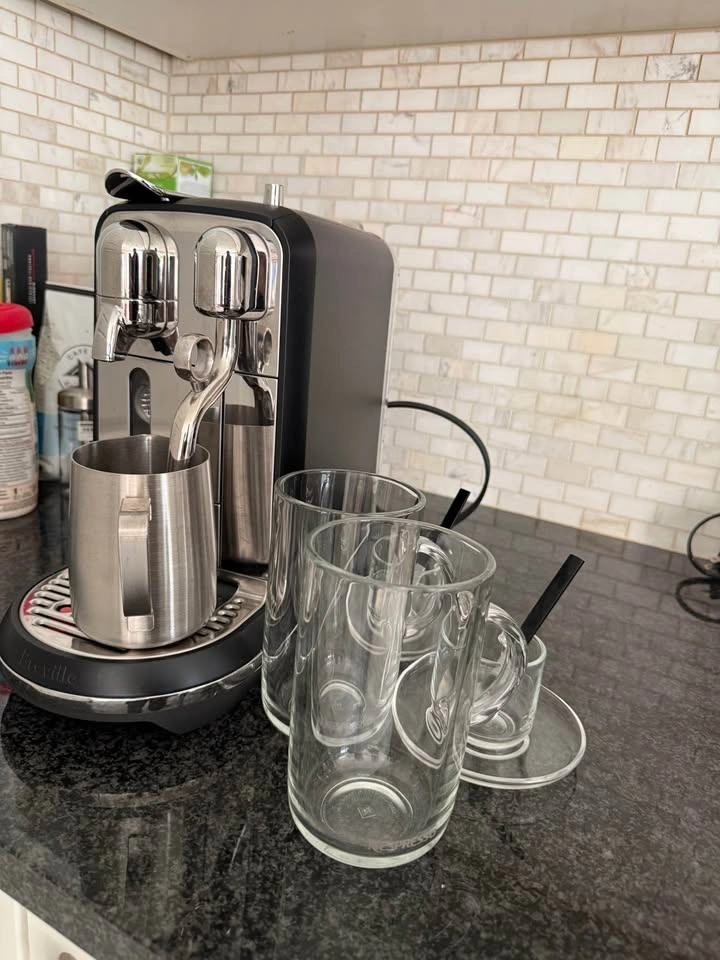 Breville Nespresso Vertuo Coffee Machine with Milk Frother - photo 3