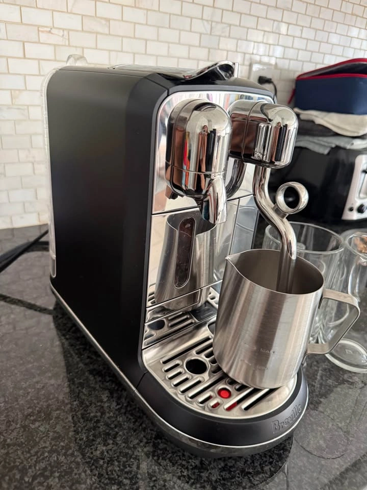 Breville Nespresso Vertuo Coffee Machine with Milk Frother - photo 5