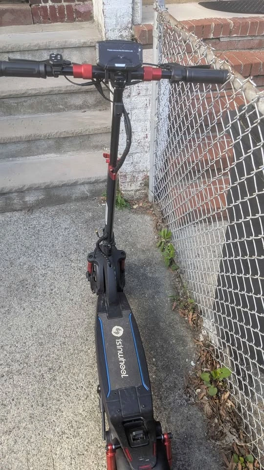 GT2 isinwheel electric scooter - photo 3