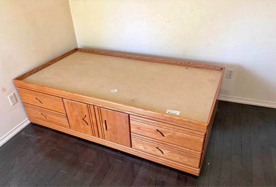 Bedroom set - Bed with Storage