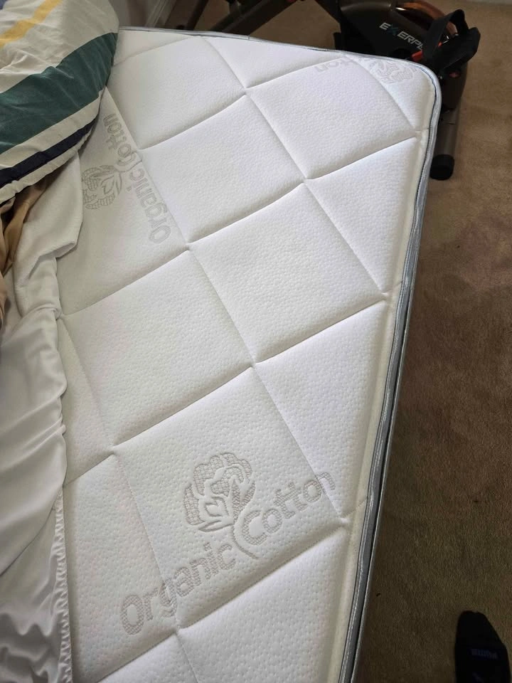 Twin XL size mattress on metal frame - photo 4