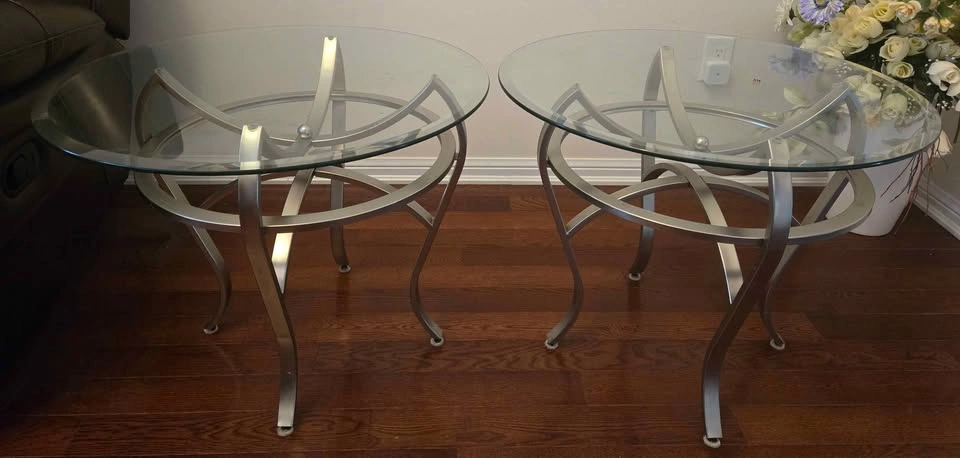 2 glass top end/side tables - photo 2