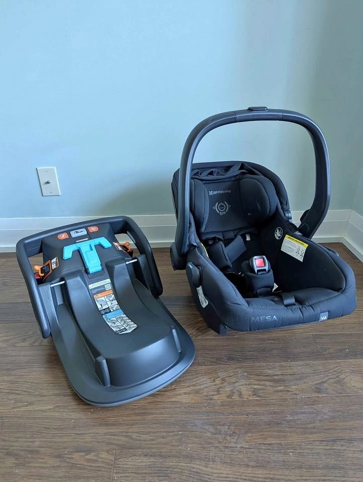 Uppababy car seat with base