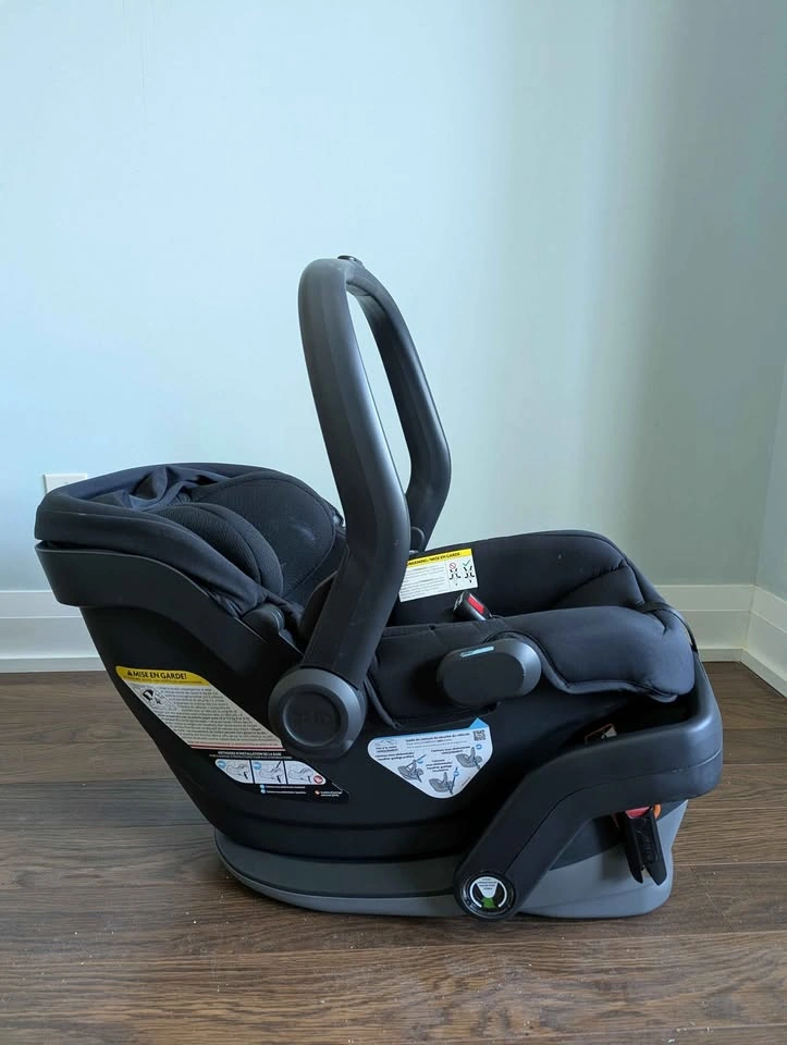 Uppababy car seat with base - photo 2