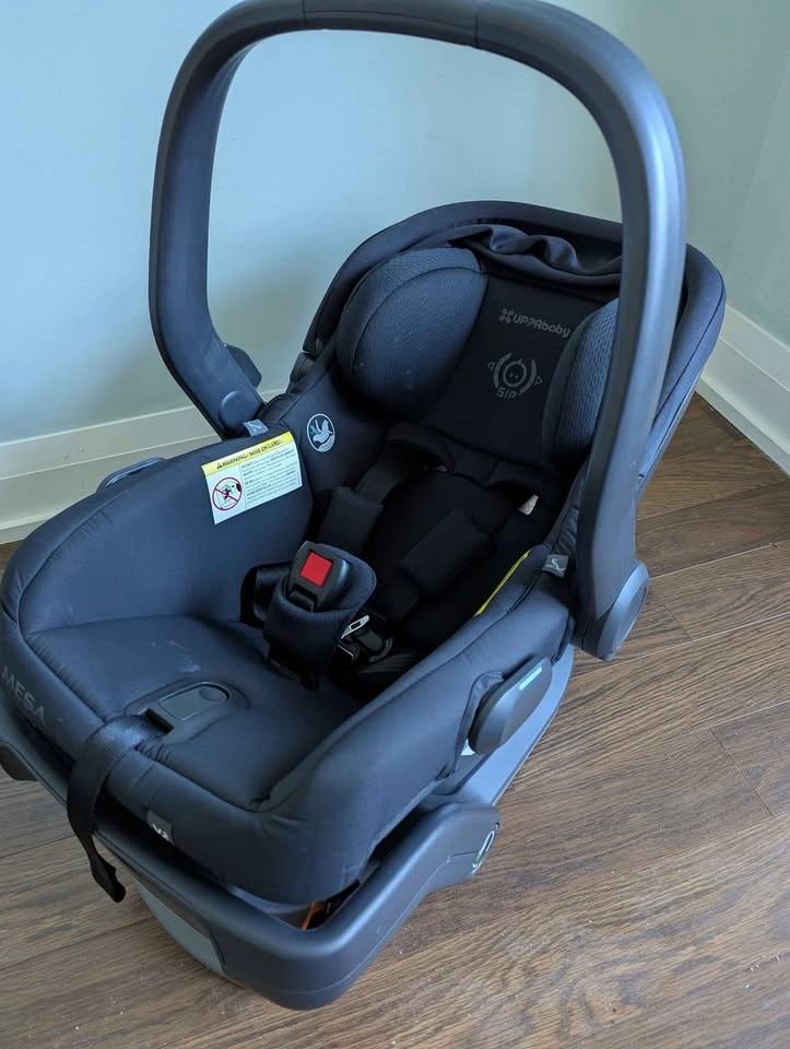 Uppababy car seat with base - photo 3