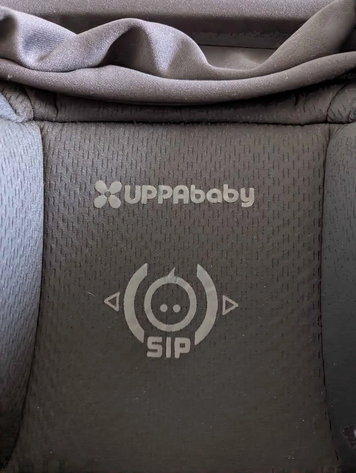 Uppababy car seat with base - photo 4