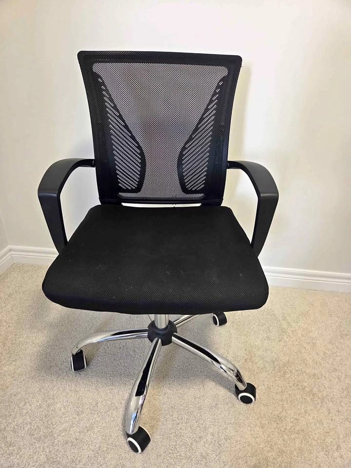 Black Mesh Office Chair