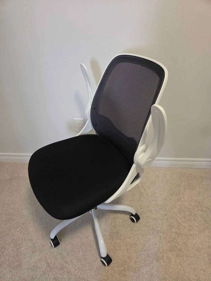 White Mesh Office Chair - photo 3