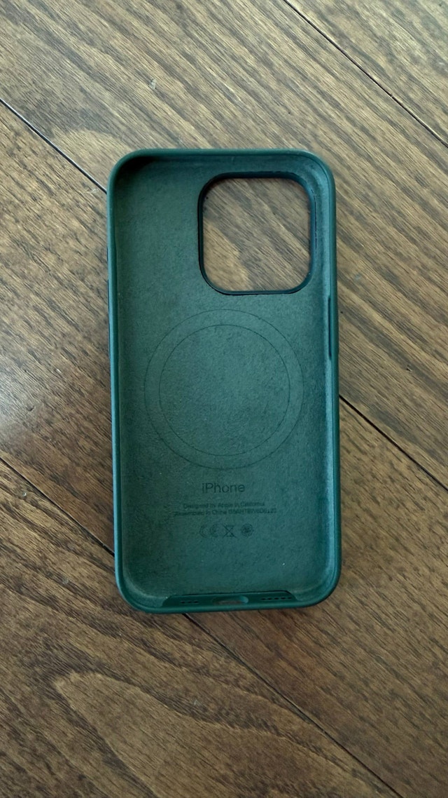 Apple and Otterbox, UAG iPhone 15 Pro Cases - photo 3