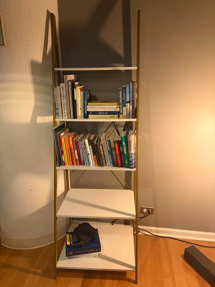 Tiered bookshelf - photo 3