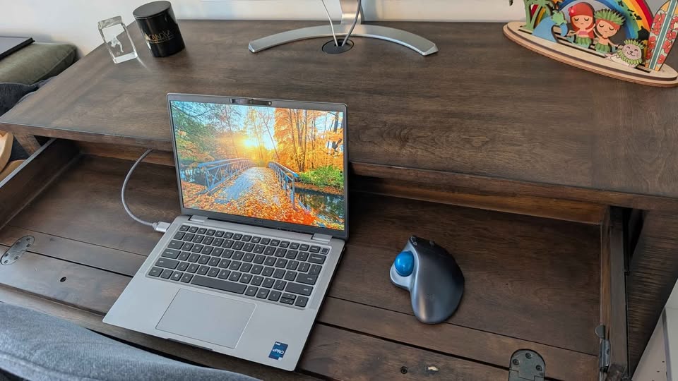 Compact home office desk - Mentone Desk - photo 3
