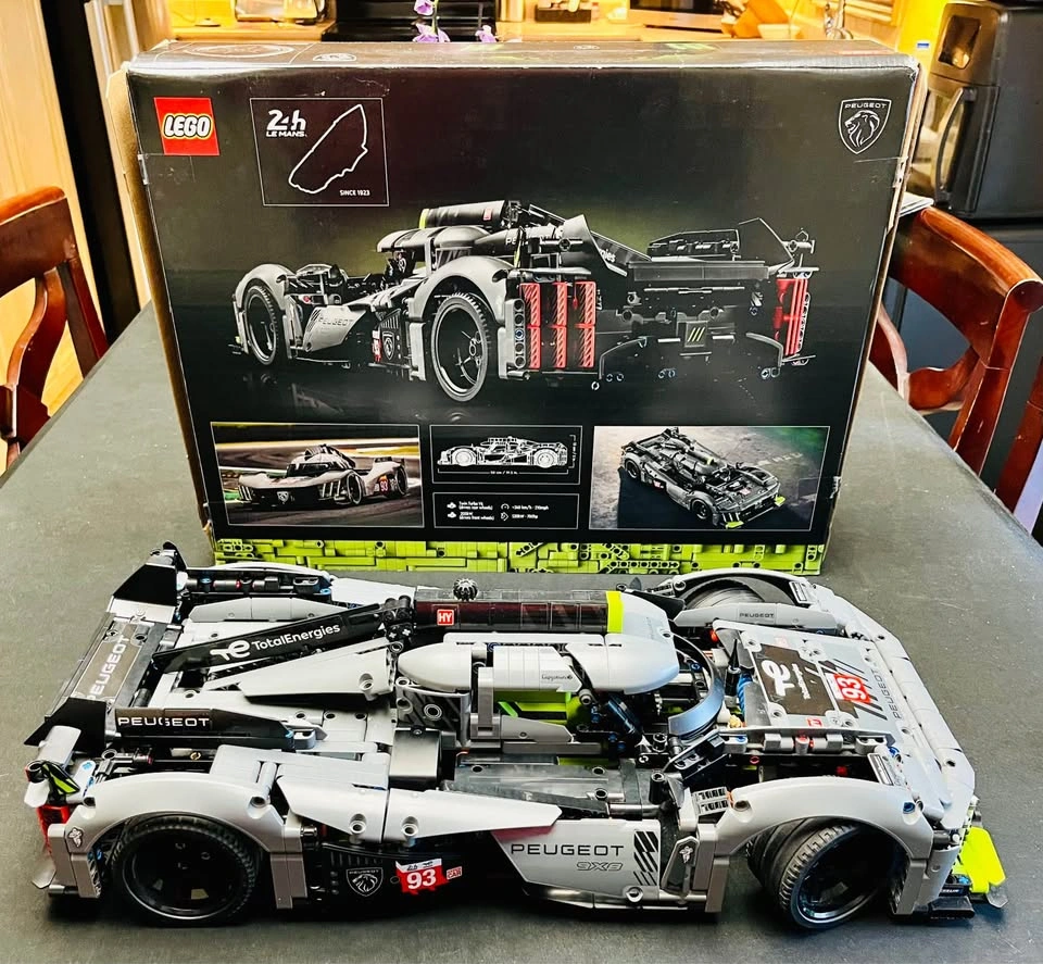 LEGO Technic Peugeot 9X8 24hrs LeMans (42156) - photo 2