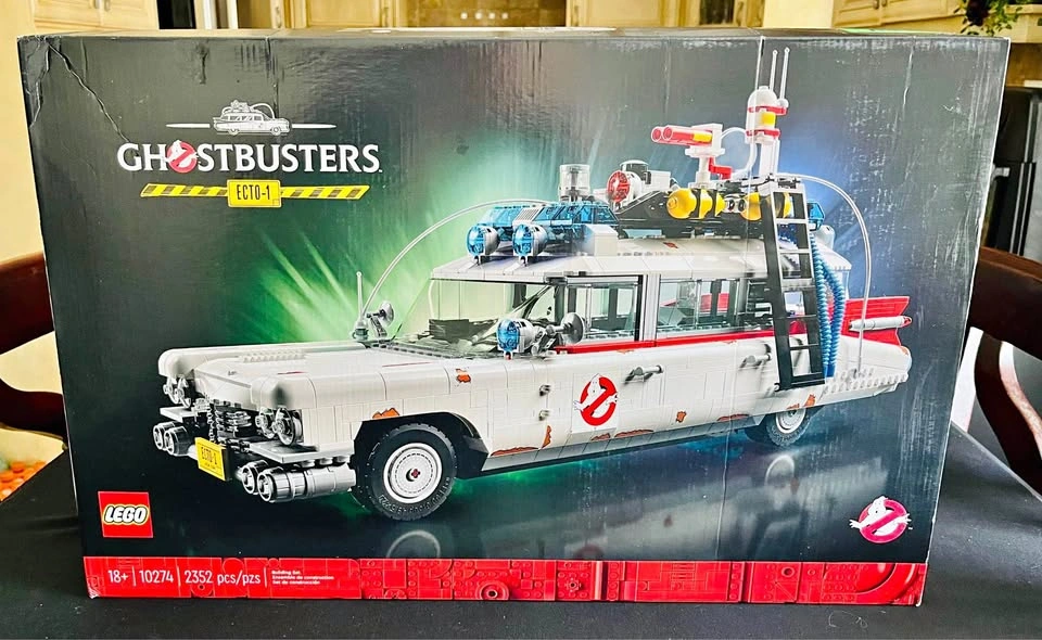LEGO ICONS Ghostbusters Ecto-1 (10274) - New & Retired