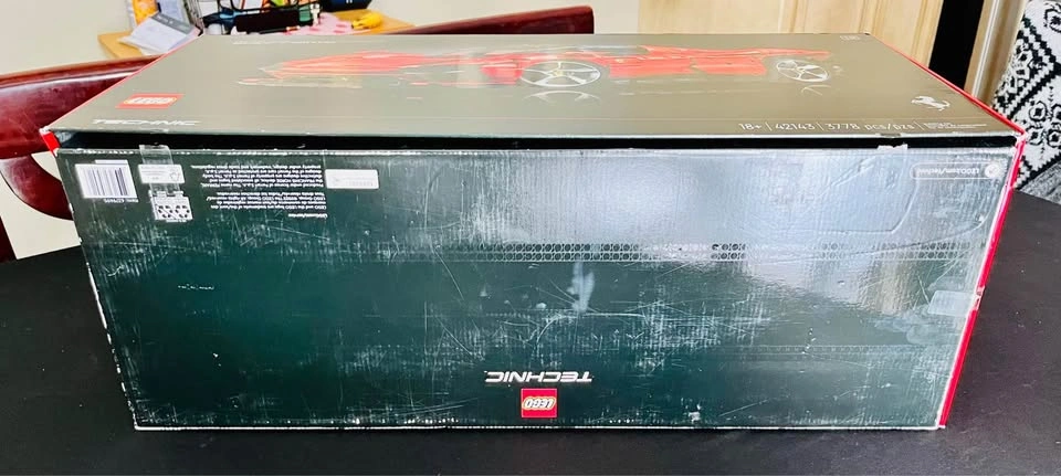 LEGO Technic Ferrari Daytona SP3 (42143) - New Open Box - photo 4