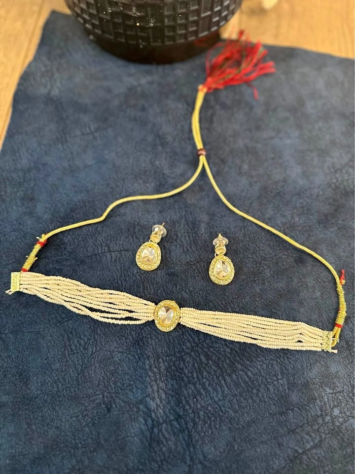 Necklace and earrings set