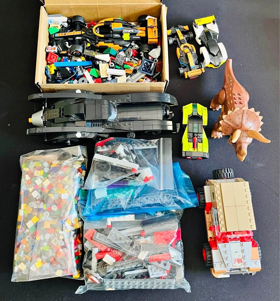 LEGO - Mixed LEGO Lot and Miscellaneous Items - [B]