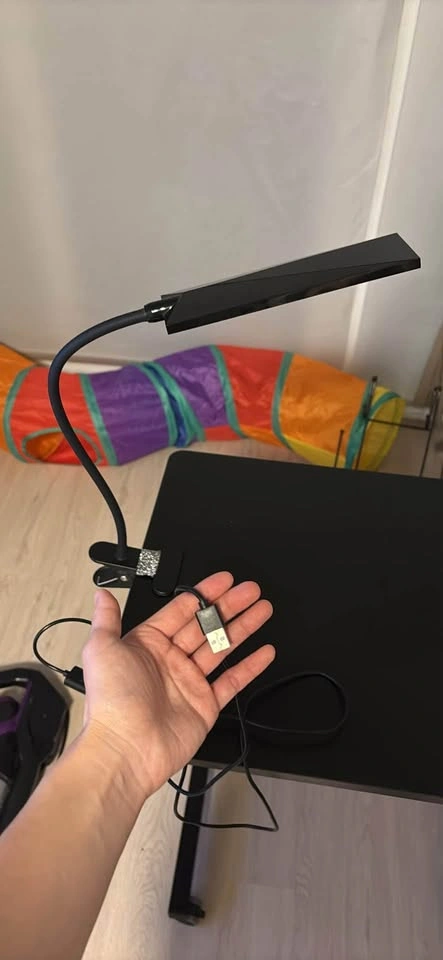Clip on Reading Light With Gooseneck - Adjustable Color Temperat