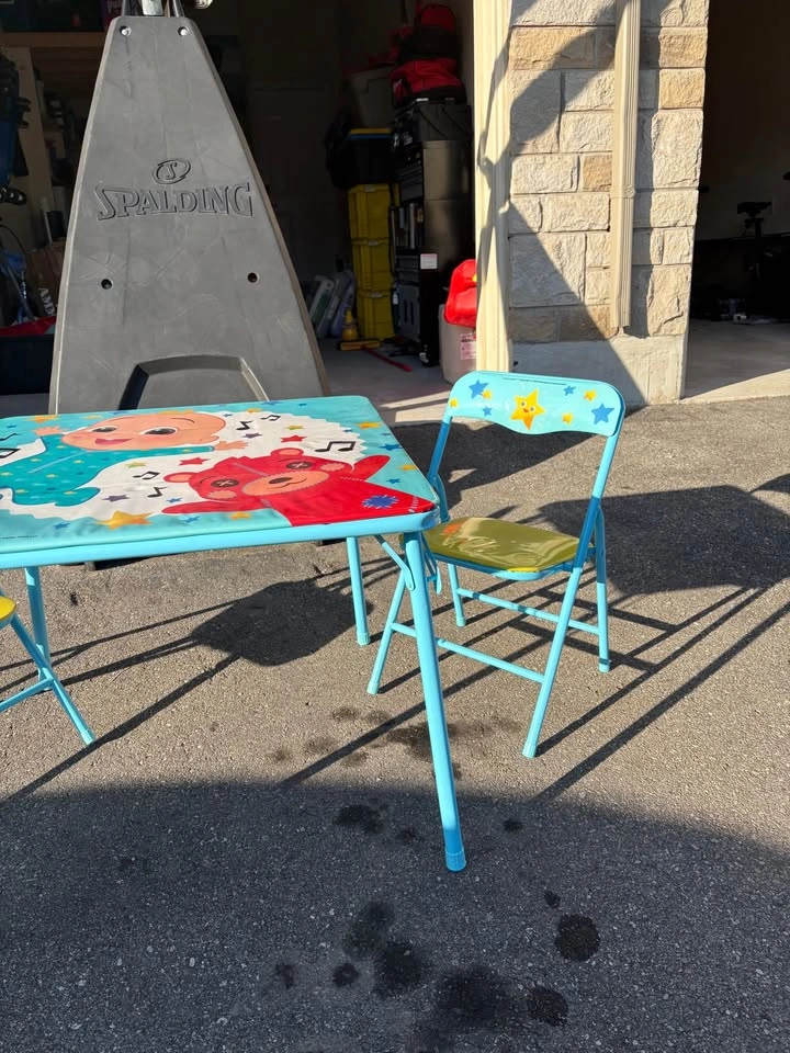 Cocomelon table - photo 5