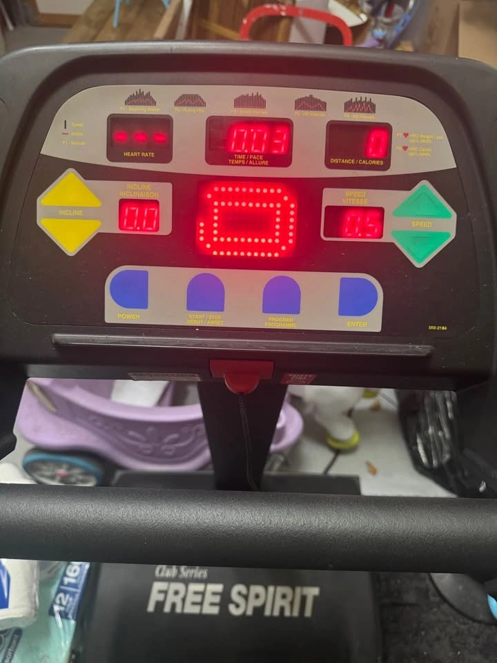 Spirit Fitness Treadmill - photo 2