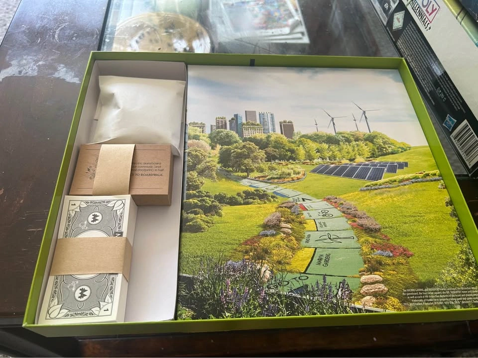 Monopoly Go Green Edition - Pieces still in OG packaging - photo 2