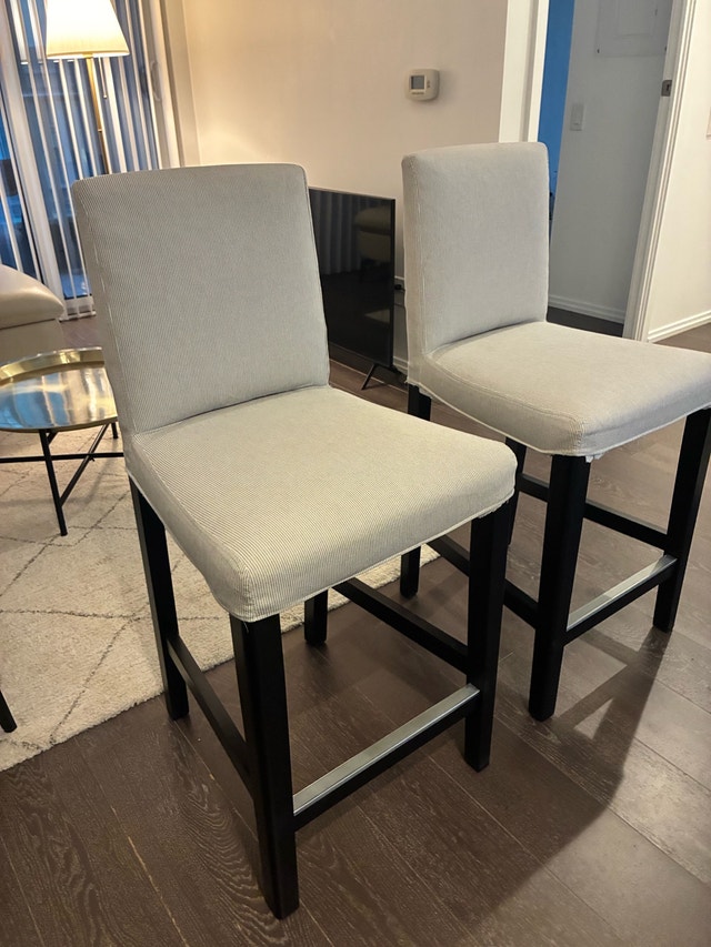 Pair of 2x IKEA BERGMUND Upholstered Bar Stools - photo 2