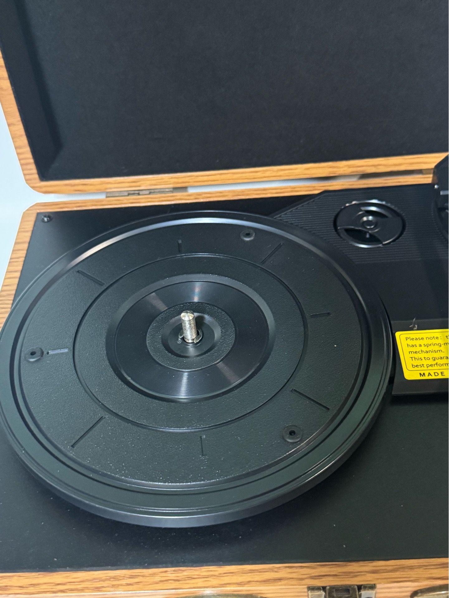 Record Player vintage style 3 speed bluetooth with charger - photo 2