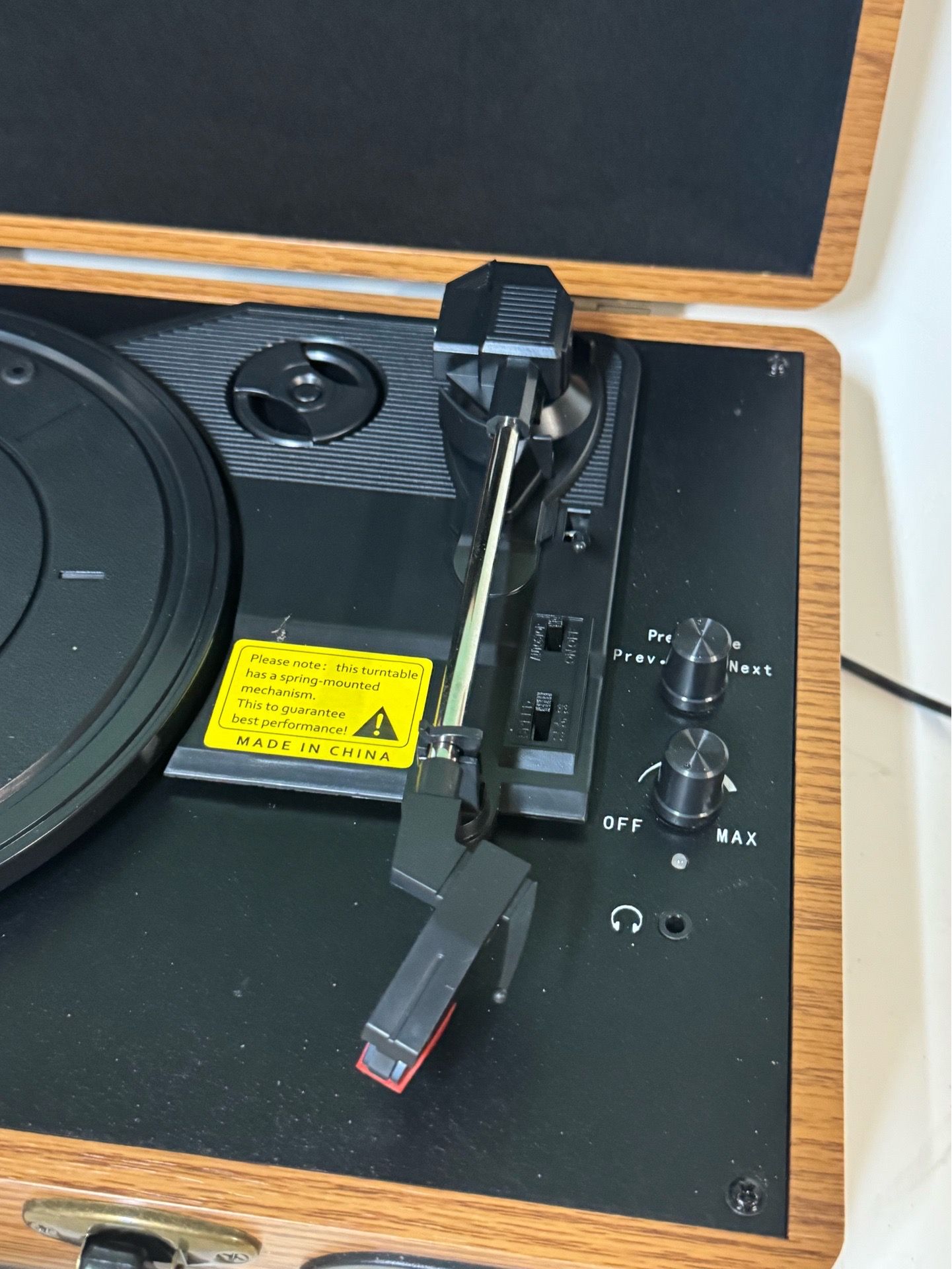 Record Player vintage style 3 speed bluetooth with charger - photo 3