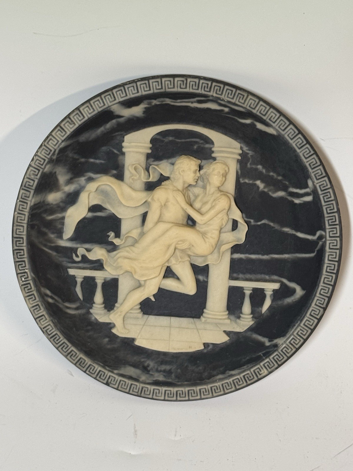 Fall of Troy Incolay Studios Helen and Paris carved stone plate - photo 2
