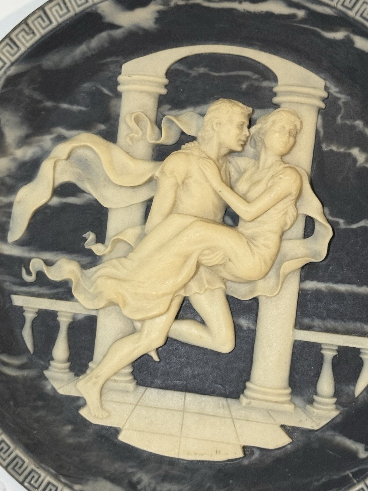 Fall of Troy Incolay Studios Helen and Paris carved stone plate - photo 4