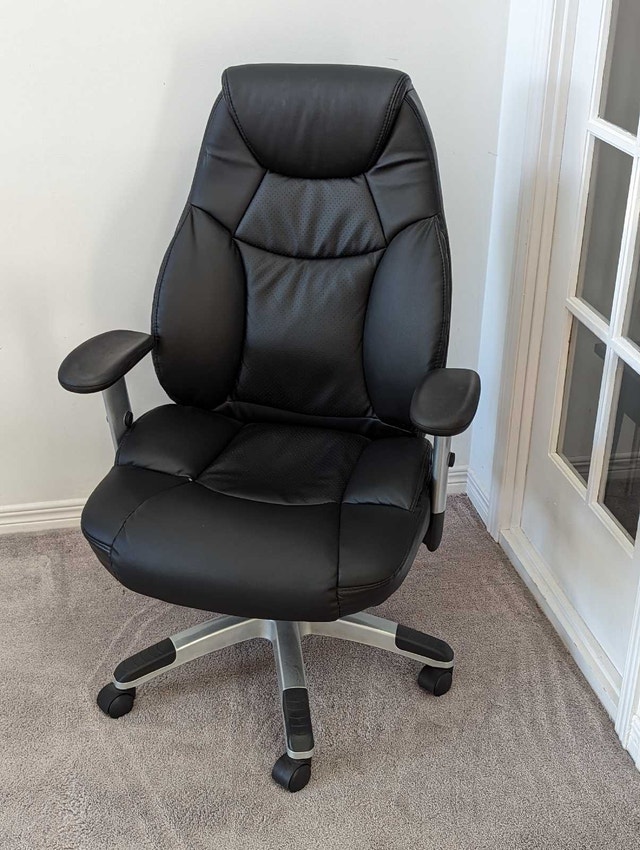 Staples Bilford Manager's Office Chair