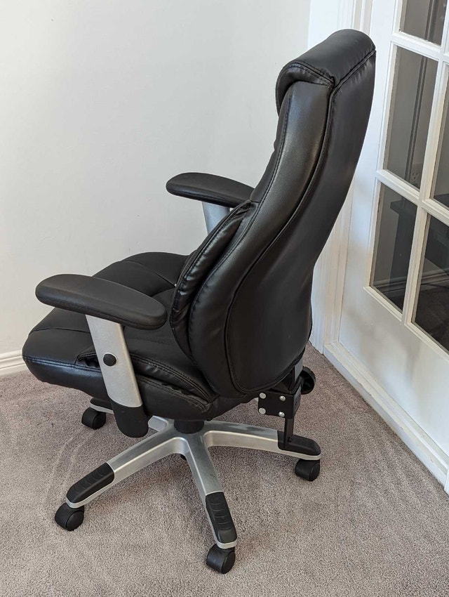 Staples Bilford Manager's Office Chair - photo 5