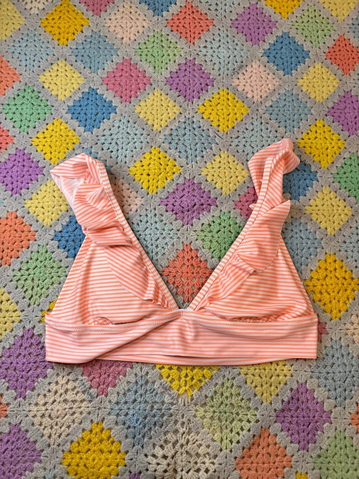 XL peach frilly aerie swim top 🍑