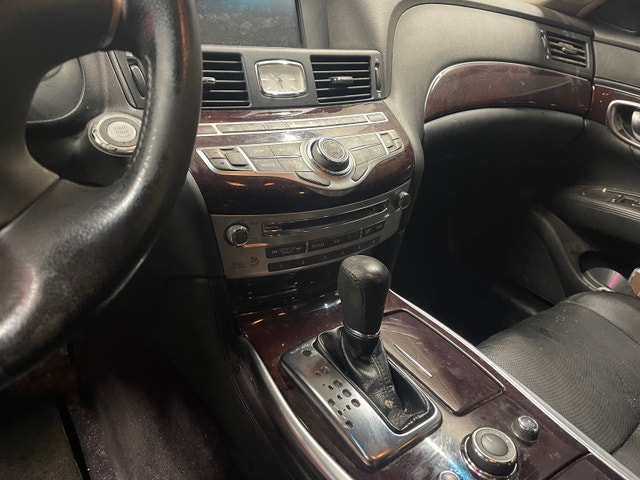 2011 Infiniti m37x - photo 5