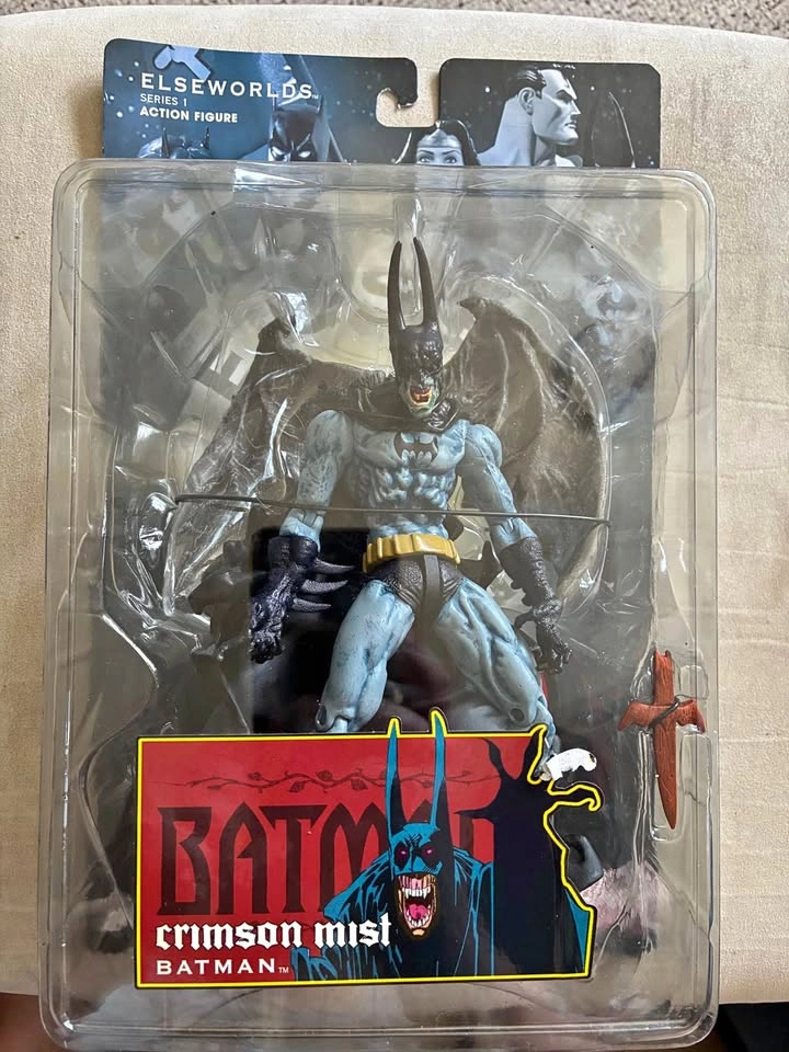 BATMAN Crimson Mist figure