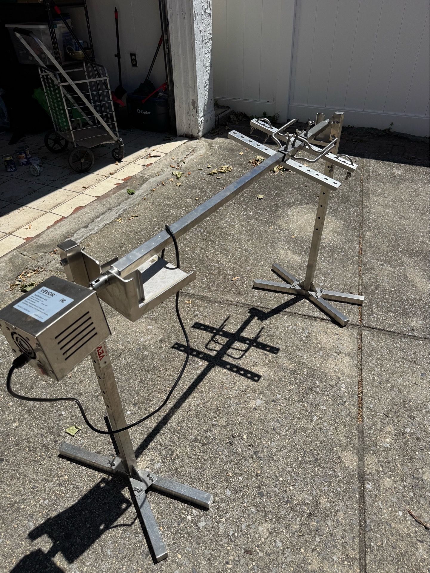 Ultimate BBQ Moving Bundle – Dyna-Glo Gas Grill & VEVOR Rotisser - photo 3
